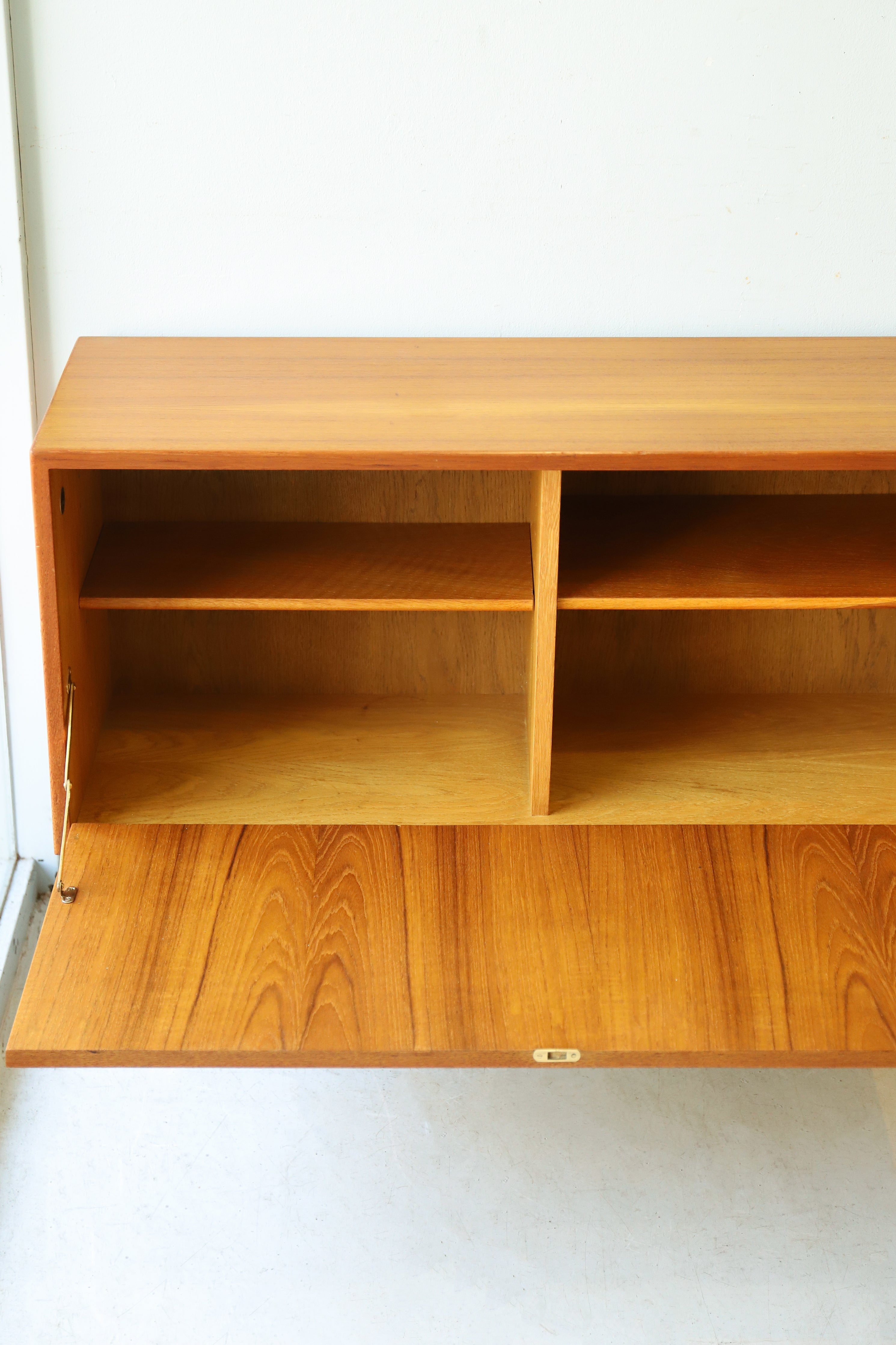 HG Møbler Small Cabinet Teakwood Danish Vintage/デンマークヴィンテージ スモールキャビネット テレビボード 北欧インテリア