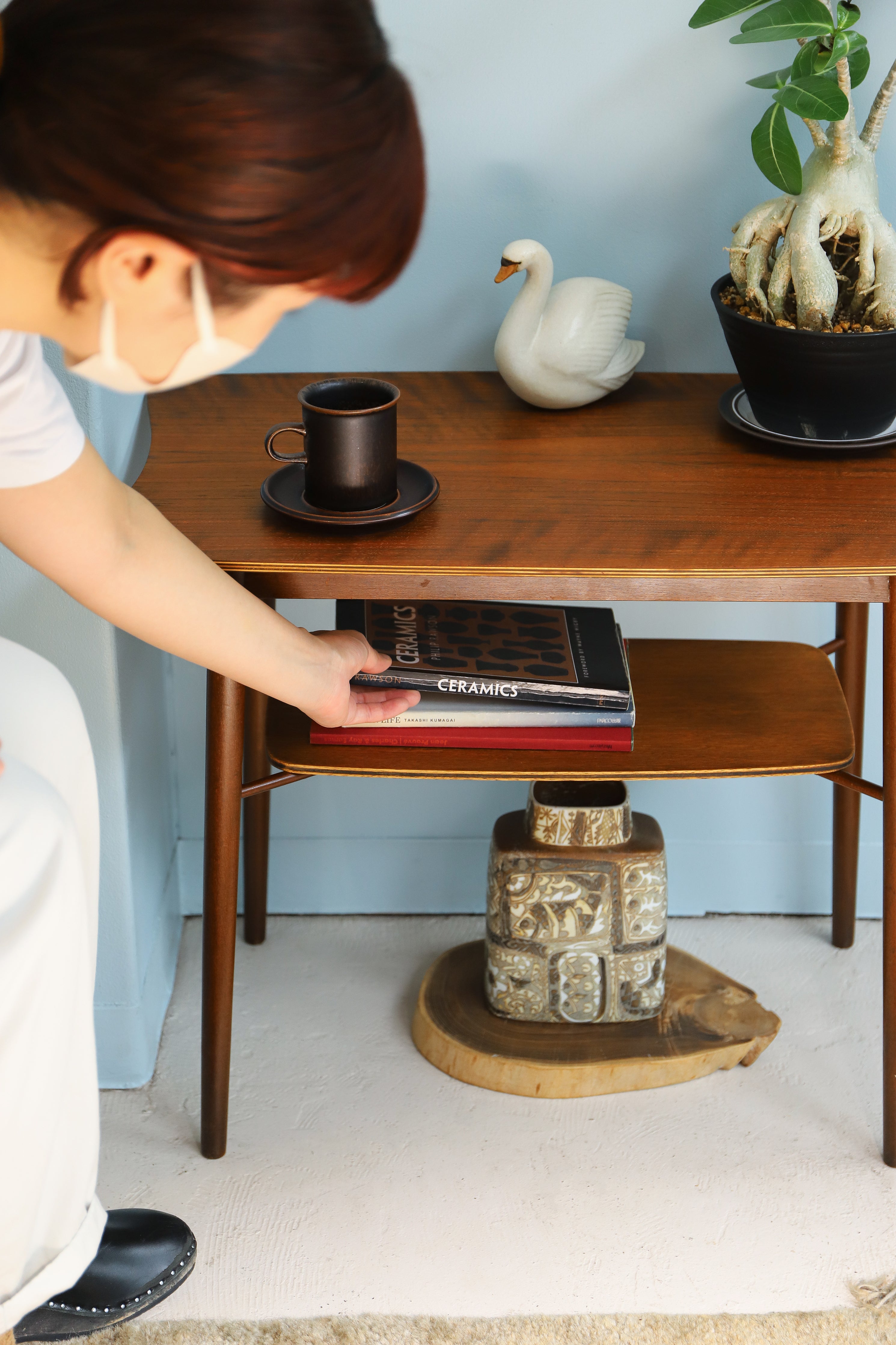 Scandinavian Vintage Side Table with Magazine Rack/北欧ヴィンテージ サイドテーブル マガジンラック付き