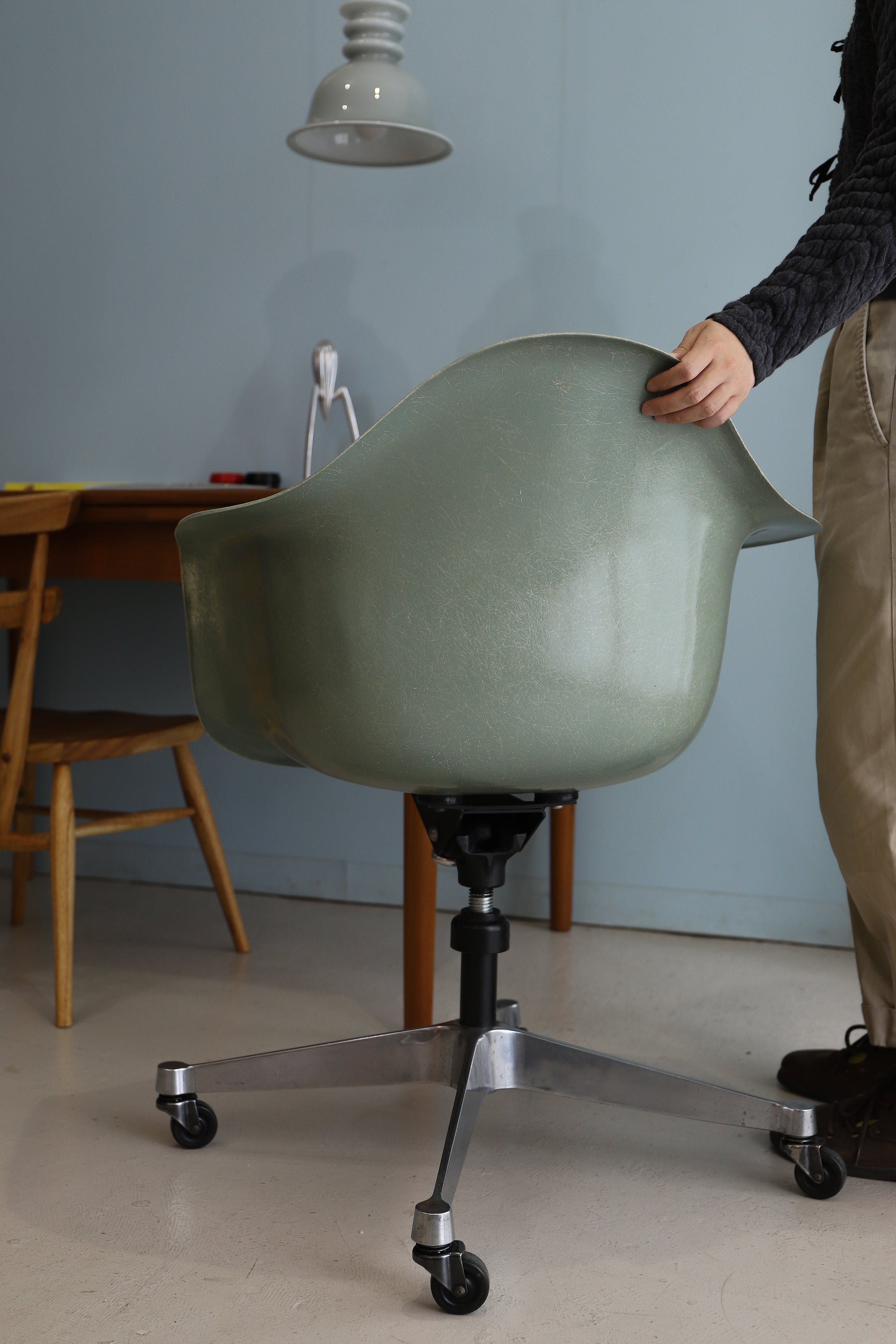 Vintage Herman Miller EAMES Arm Shell Chair with Contract Caster Base/ハーマンミラー イームズ アームシェルチェア コントラクトキャスターベース ヴィンテージ FRP