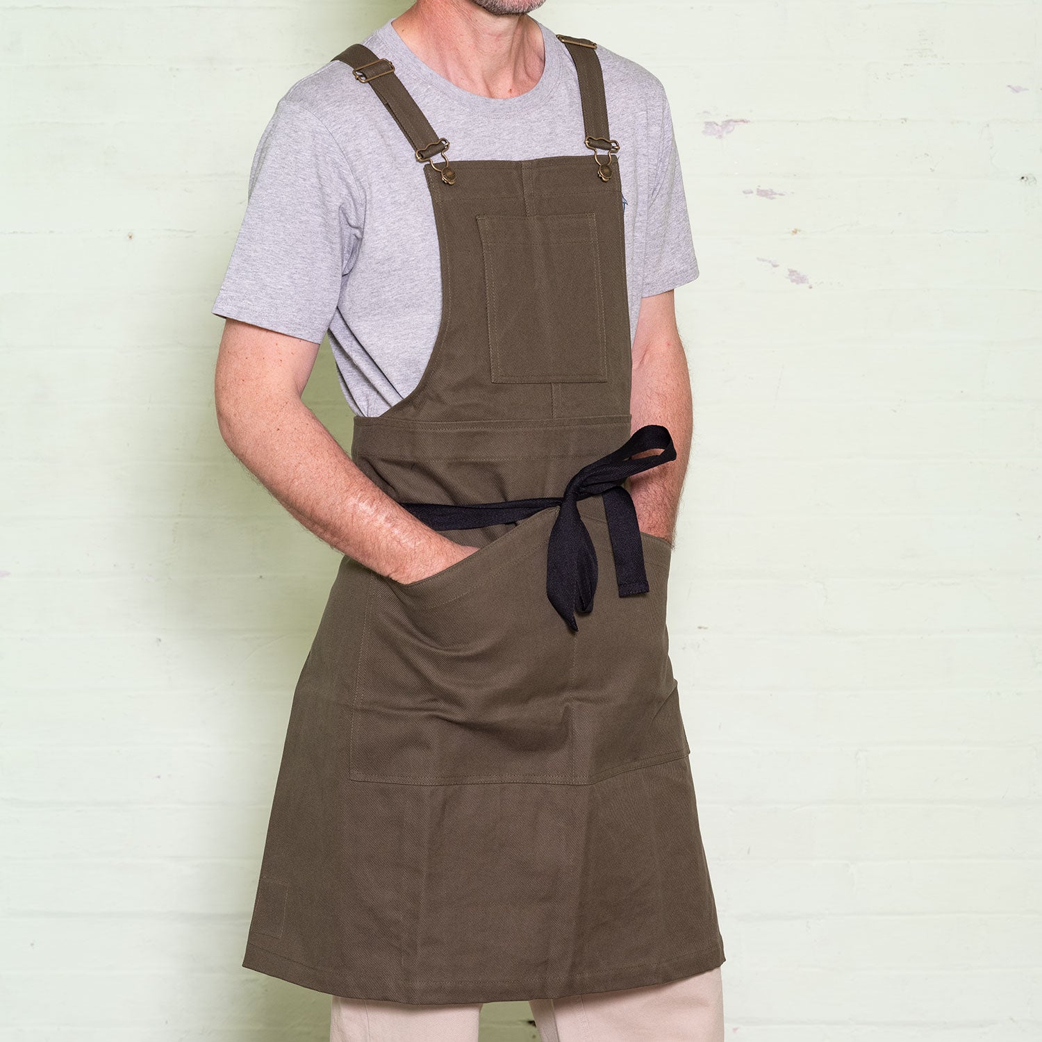 The Yarmouth Apron - Khaki – yarmouthoilskins