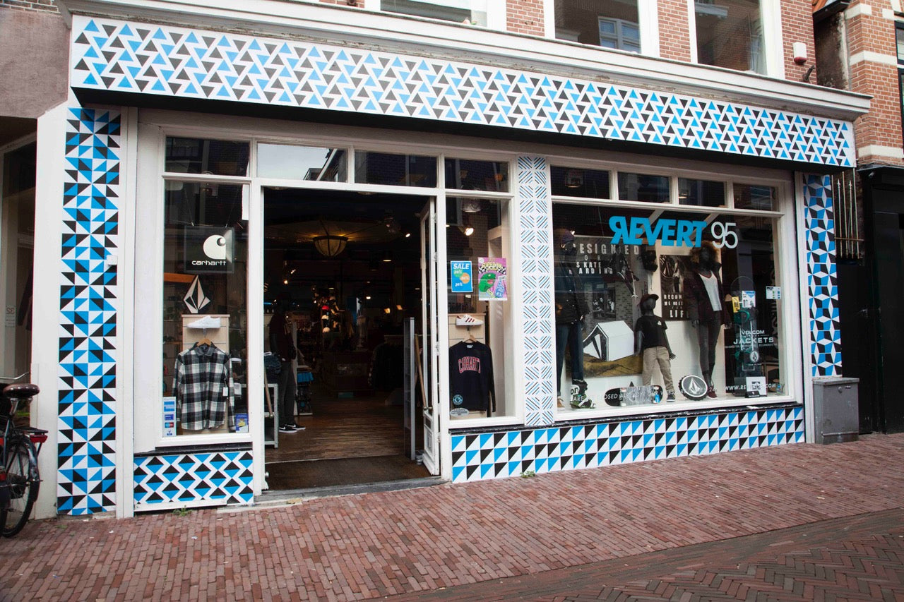 You can find Revert 95 at Kleine Houtstraat 30 in Haarlem since 1995. If you are looking for skateboards, streetwear and trainers, you are looking for us.