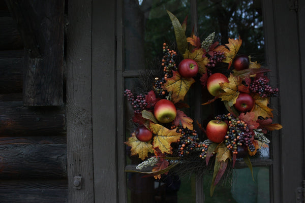 Autumn Wreath: Welcoming Nature's Beauty