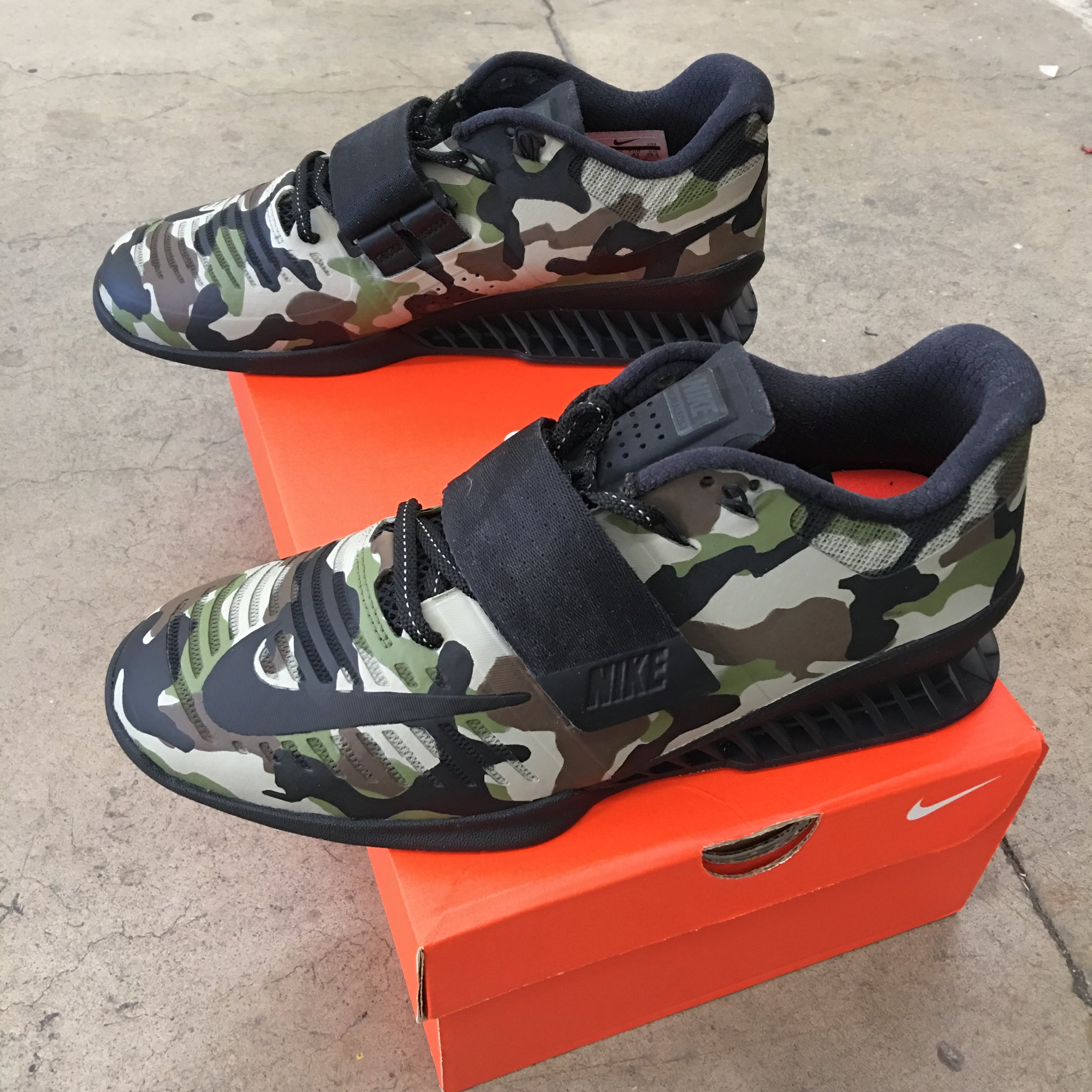 nike camo lifting shoes