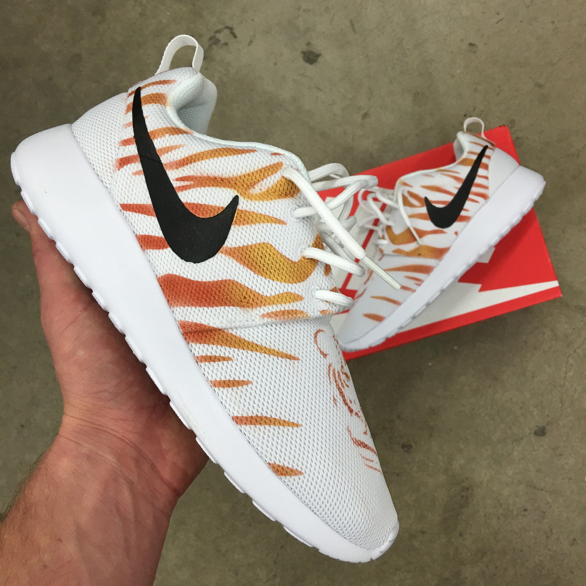Significado oro intermitente Tiger Stripe Nike Roshe One - Custom Painted Sneakers – B Street Shoes