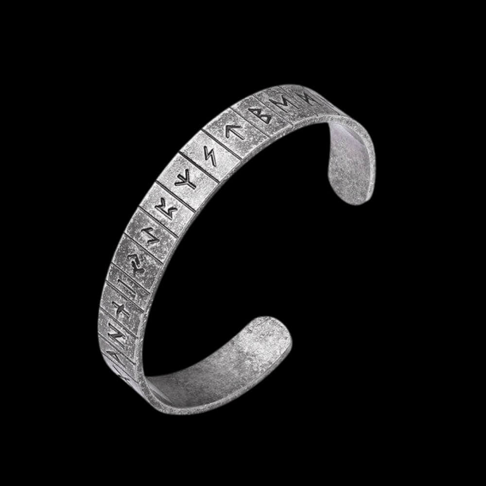 Colar Banhado A Prata Rune mais velho Tyr de Futhark