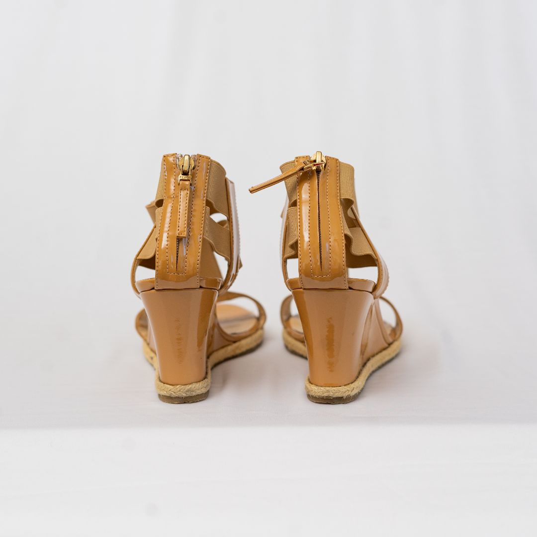 Pre-owned Fendi Beige Patent Leather And Elastic Fabric Carioca Wedge Espadrille Sandals, 36.5