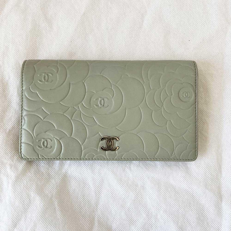 chanel camellia bifold wallet