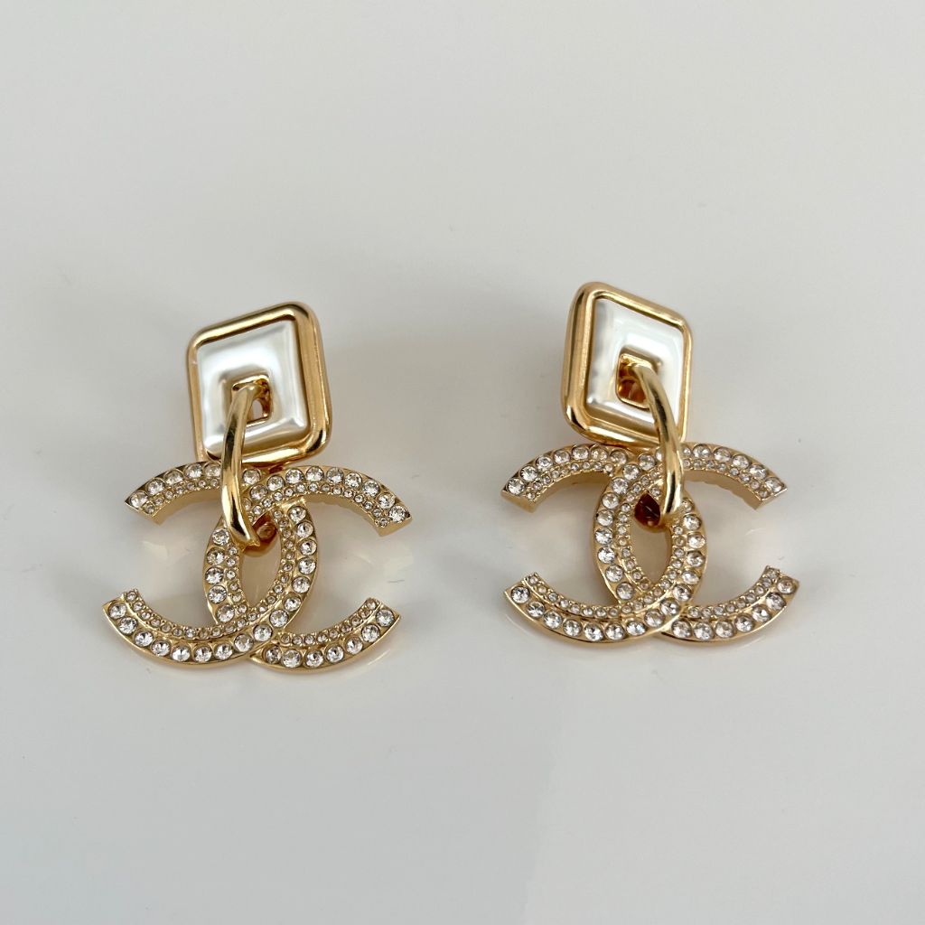 Pearl earrings 2023 20 best pearl earrings for women