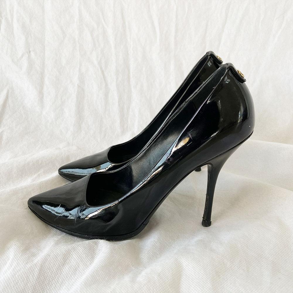 Gucci black patent leather pointed toe pumps, 39C