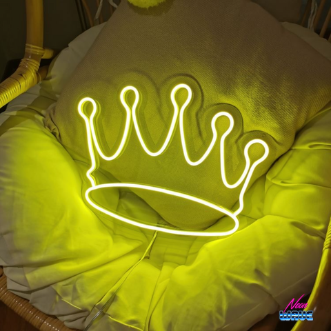 Gelbes Crown Neon Sign