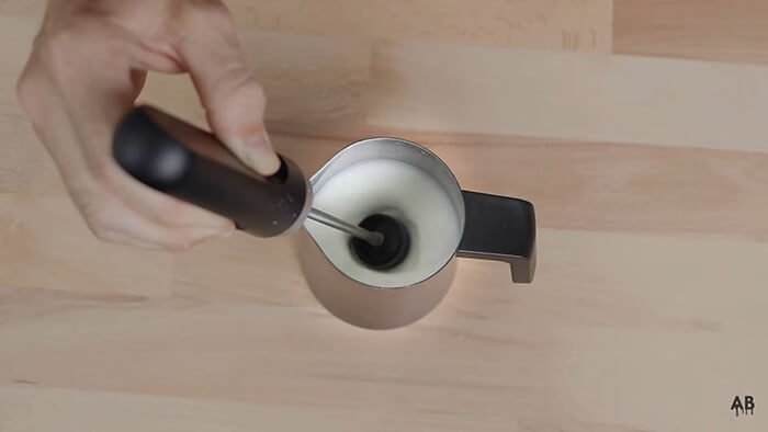 How to Use the Subminimal Nanofoamer Milk Frother 