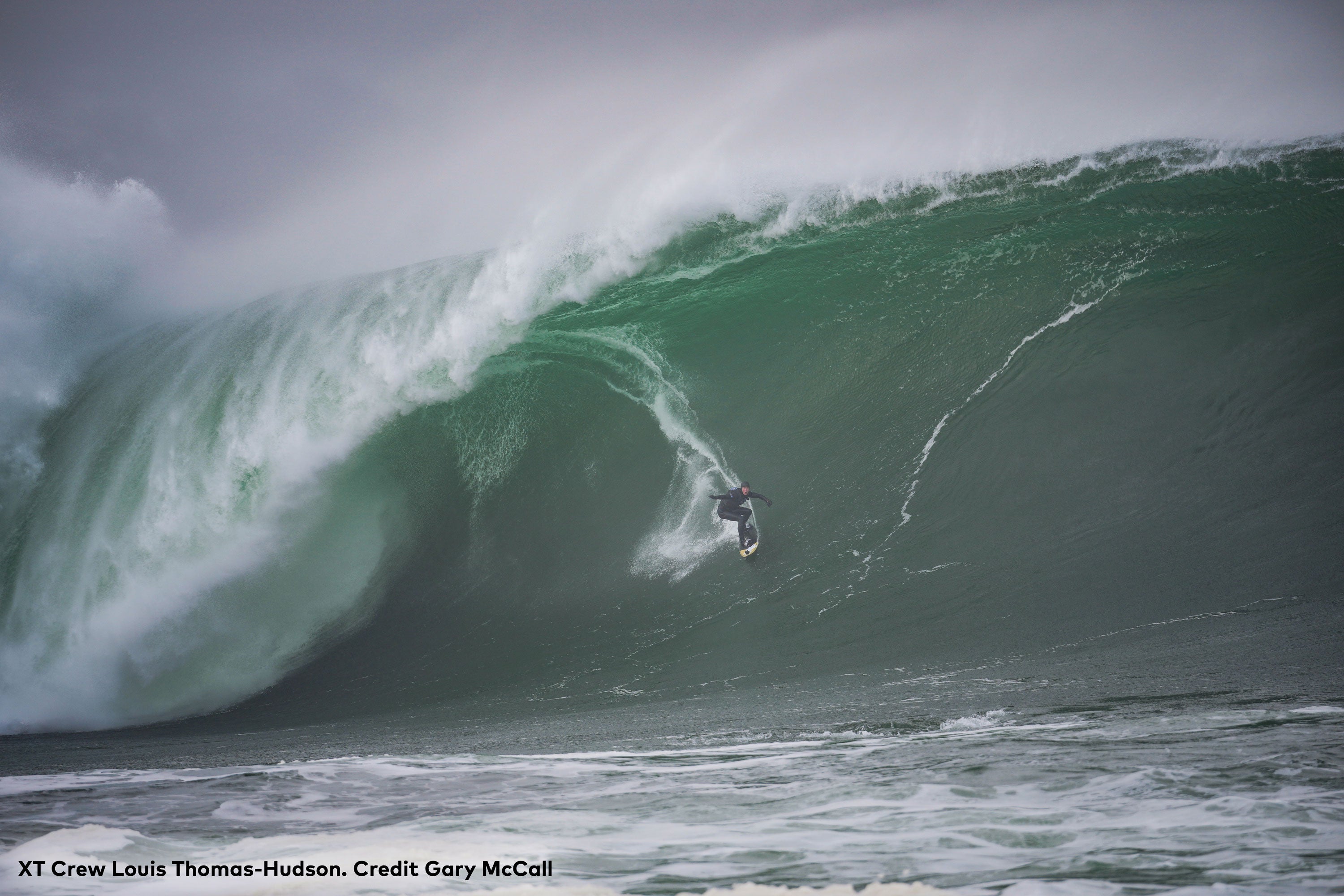 XT Crew Louis Thomas-Hudson surfing a large wave
