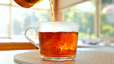 Pouring Rooibos Herbal Tea | TEA MATE Australia