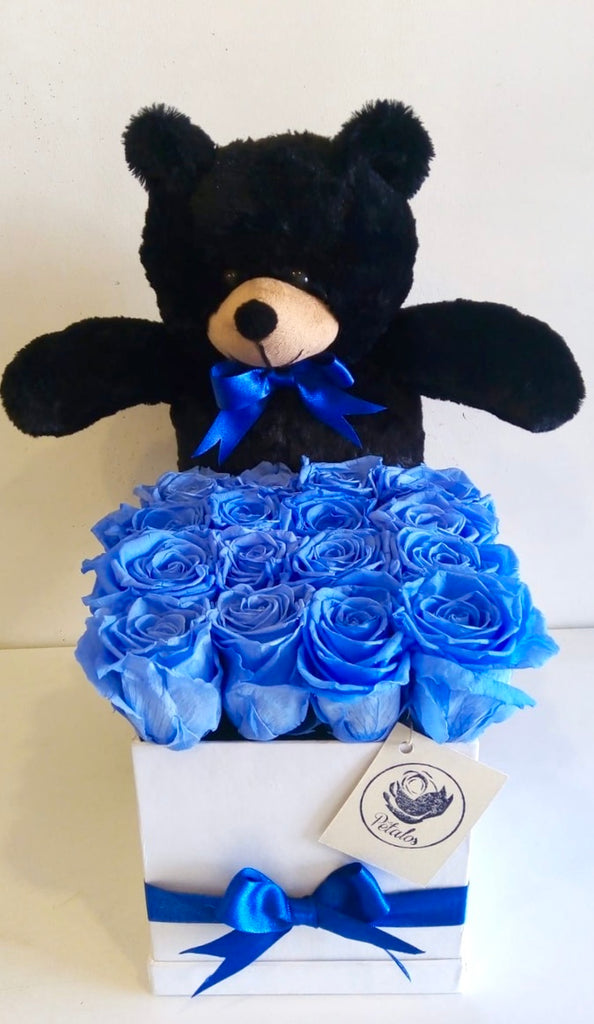 Caja deluxe blanca con rosas preservadas azules con oso de peluche neg –  Pétalos Colombia