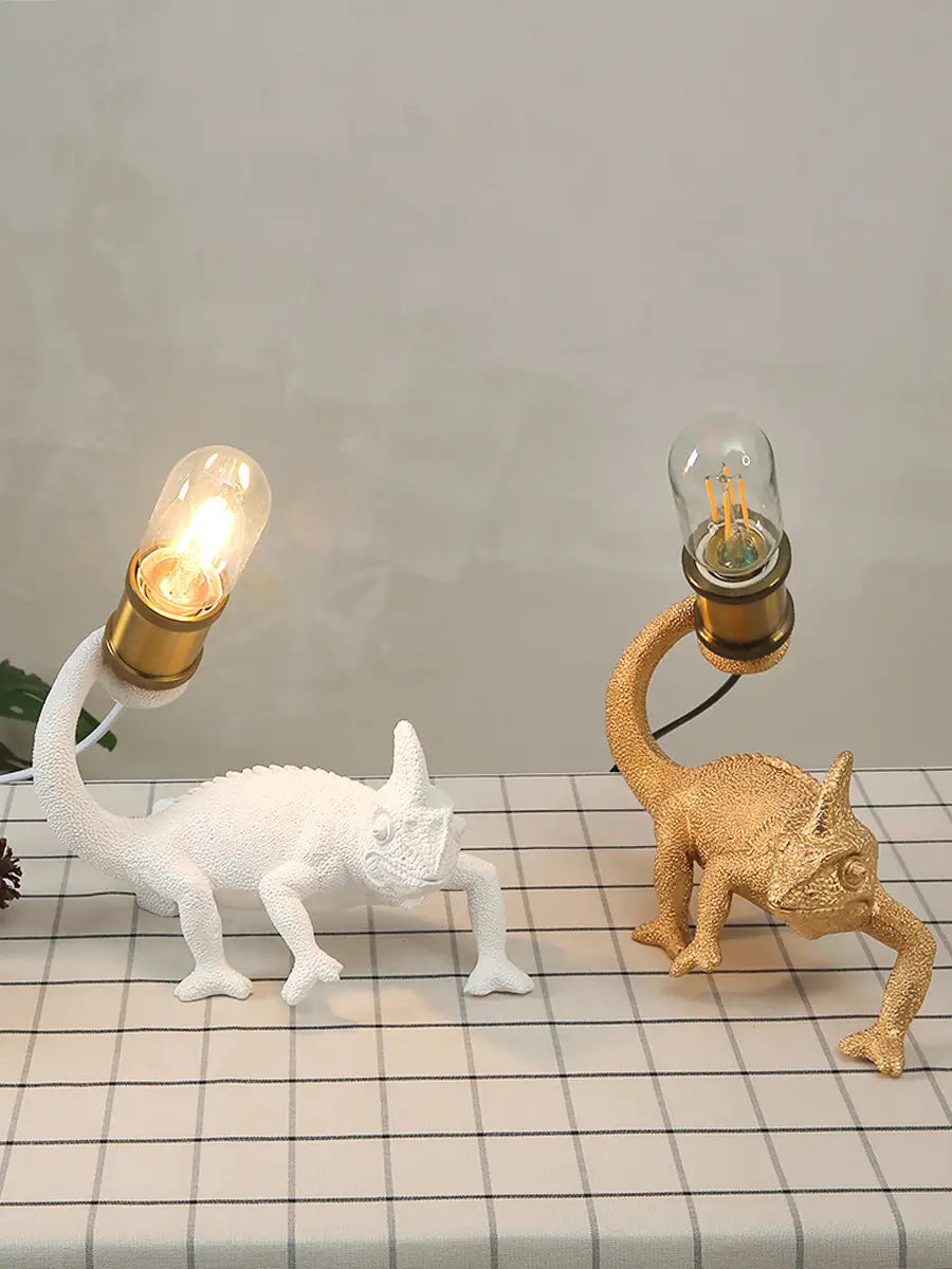 Nordic Resin Chameleon Table Lamp - Modern LED Desk Night