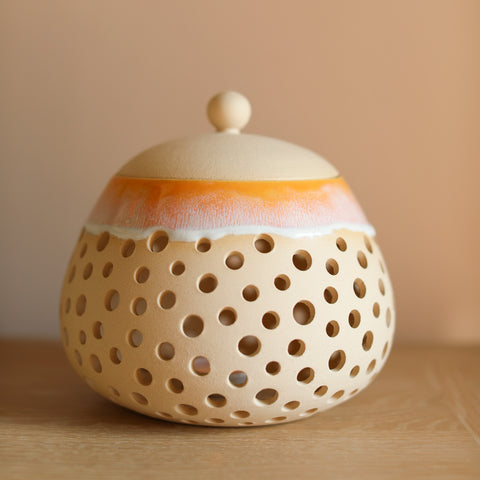 Drippy lantern pot