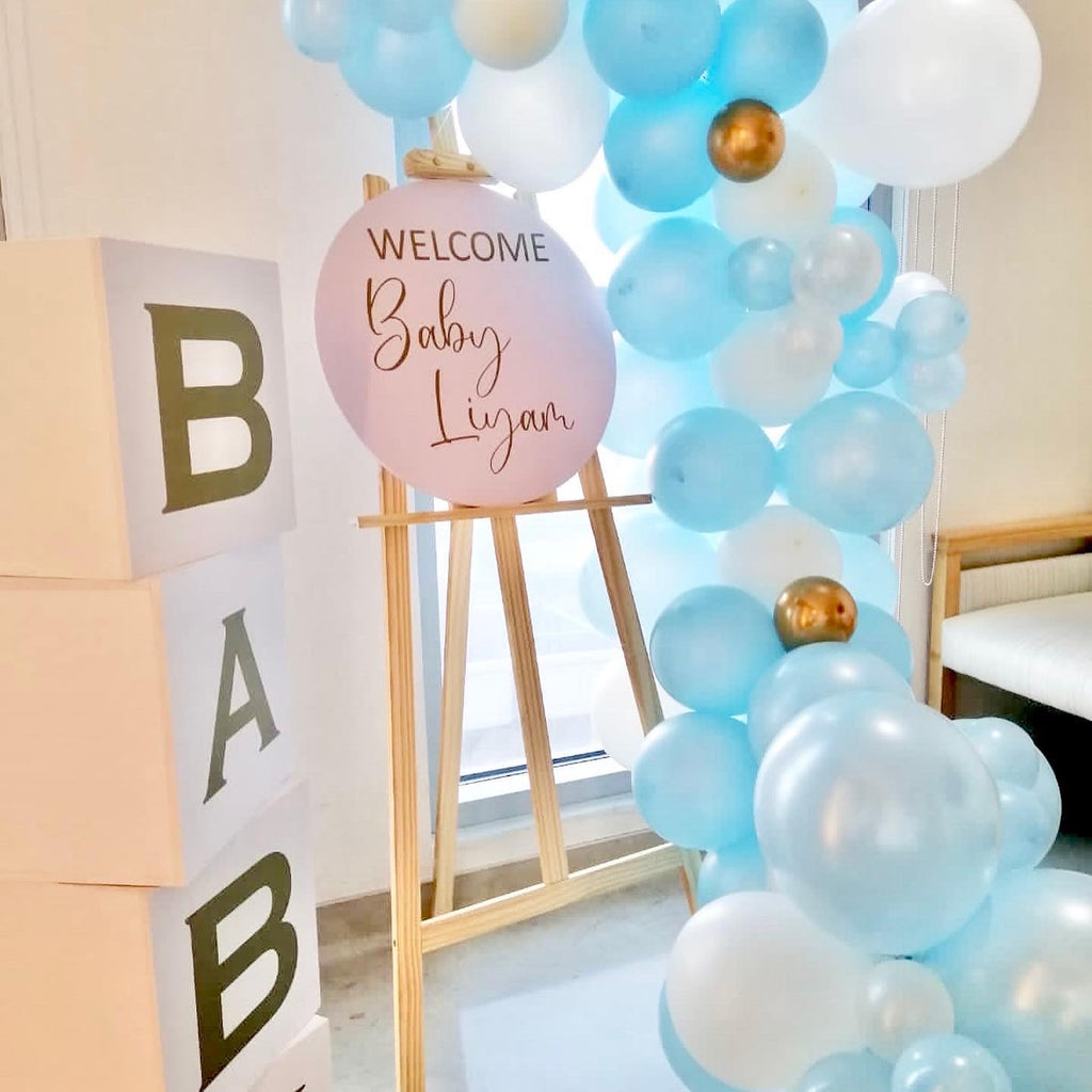 Decoración de globos de revelación de género - Baby Shower - Entrega en  Dubái – The Perfect Gift® Dubái