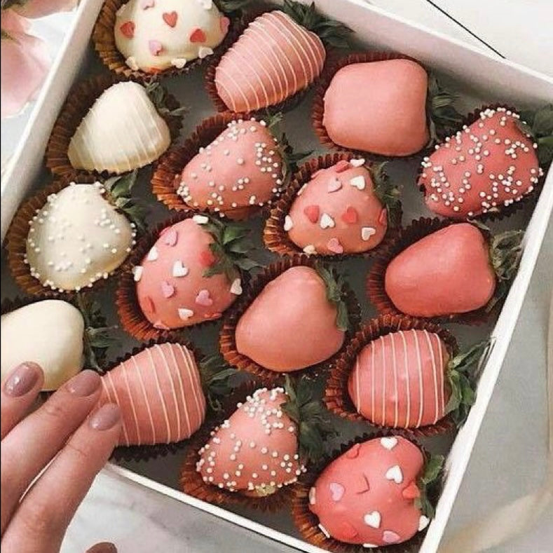 Louis Vuitton Themed Berries!  Chocolate strawberries, Chocolate