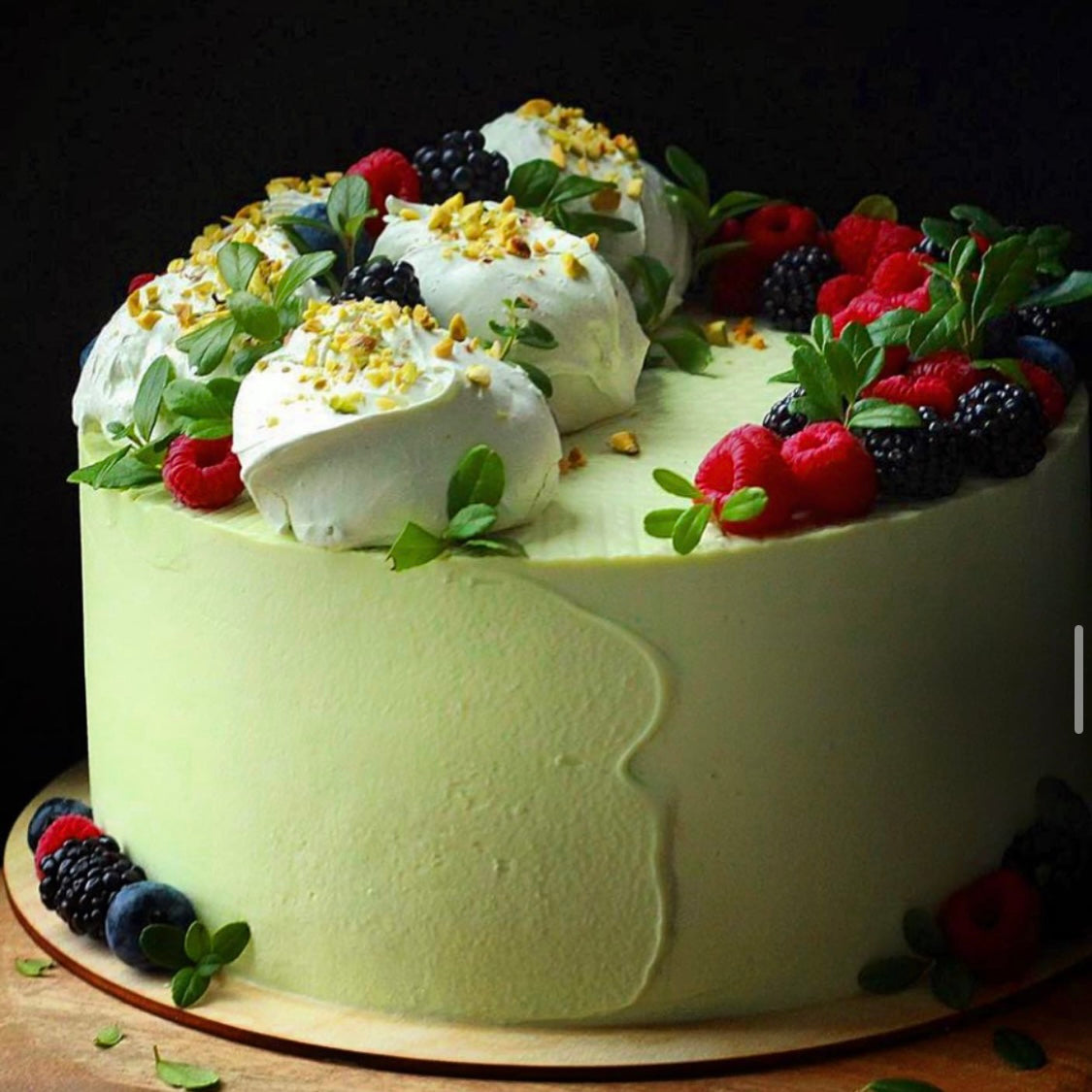 Best Pistachio Cake- Birthday Cake UAE - Delivery to Dubai - Order ...
