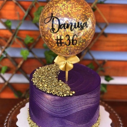 Pastel morado personalizado con globos de confeti - Ordene en línea ahora -  ¡Entrega al día siguiente! – The Perfect Gift® Dubái