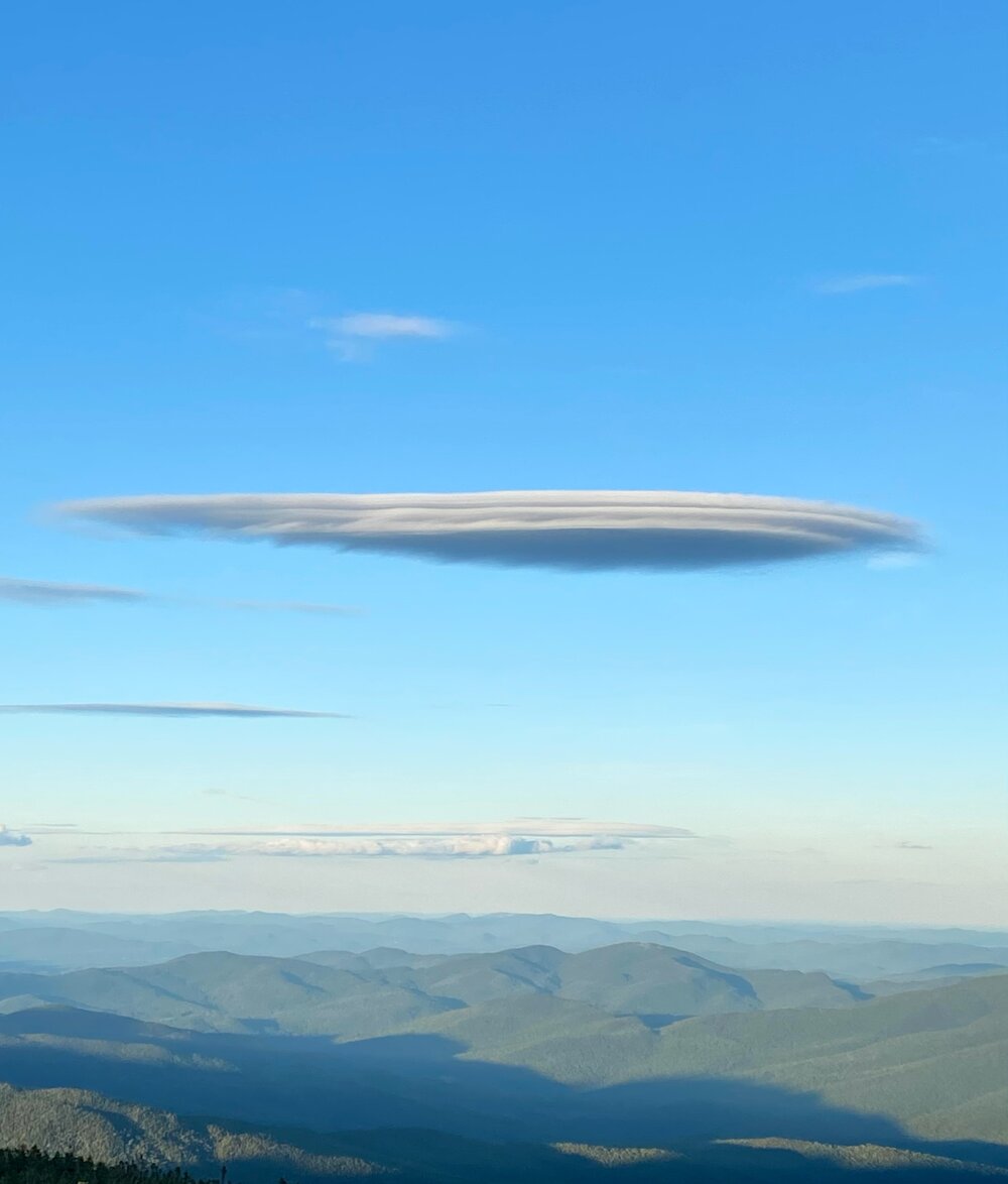 Lenticular cloud or flying saucer? Beautiful evening hiking between Wildcats and Carter