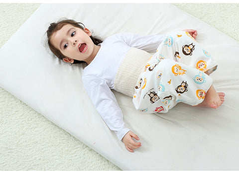 Cette maman crée un pyjama étanche et lavable pour les enfants qui font pipi  au lit
