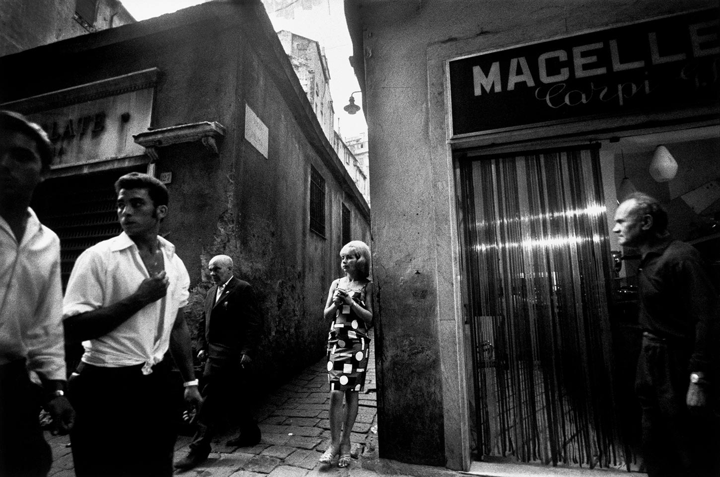 Genoa, Liguria, Italy. 1962. - Bruno Barbey Print – Magnum Photos