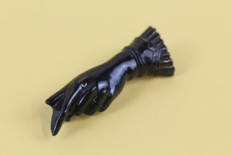Victorian jet pointing hand brooch in black