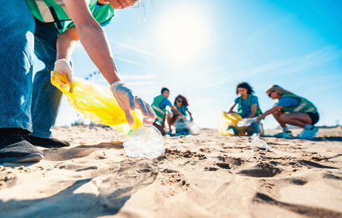 ocean plastic clean up crew