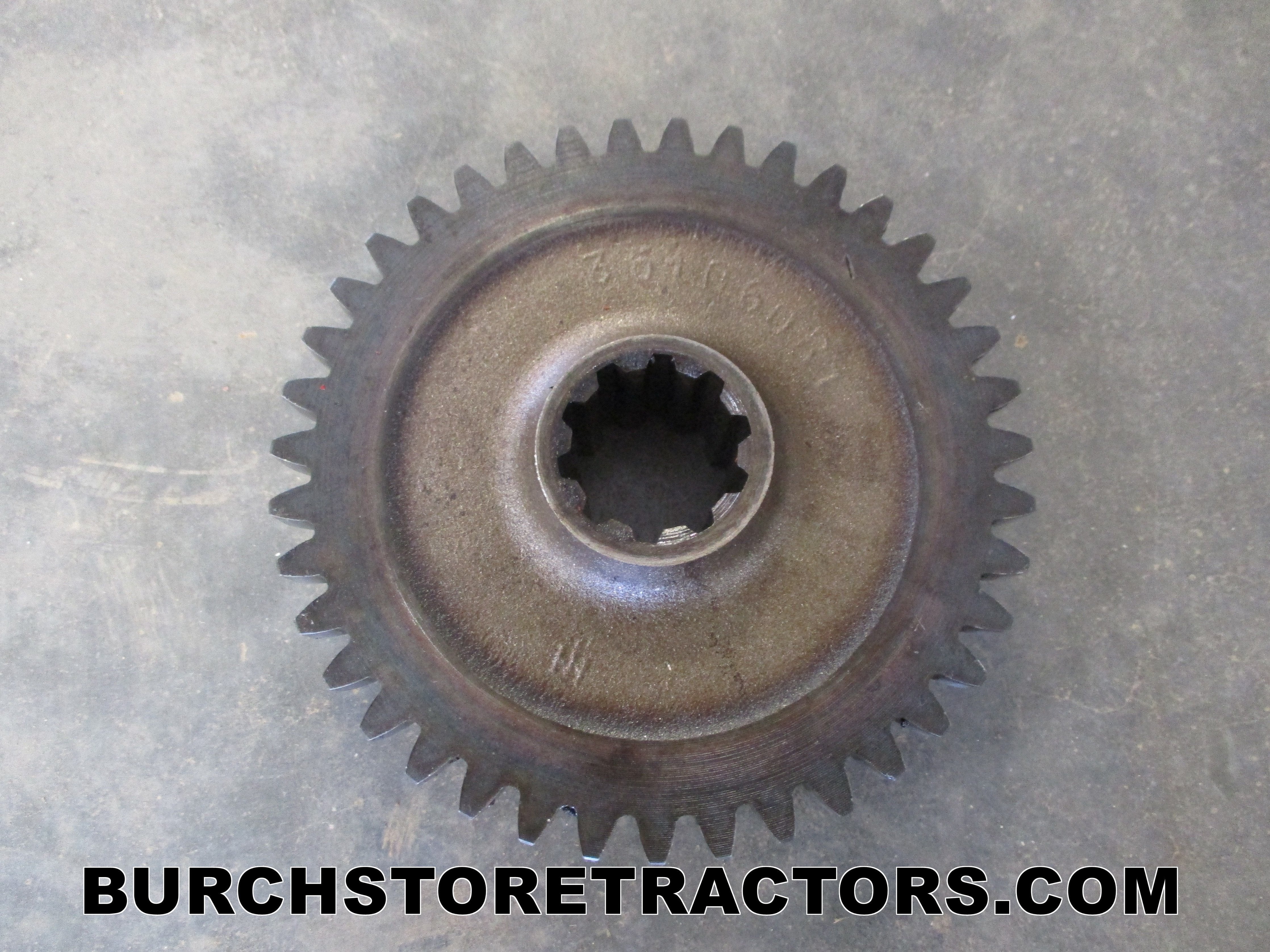 Transmission Second Gear for Farmall 140, 130, Super A, 100, Super C, 200, 230, 240, 404 Tractors, 351060R1