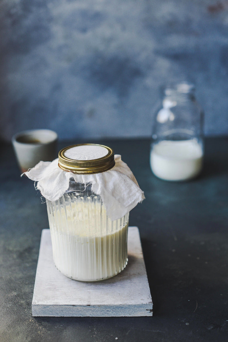 Kefir in mason jar cotton cloth cover