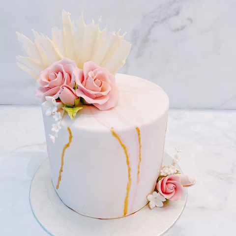 The Perfect Graduation Cake: Spotlight on Temptations Cakes' Flower Cake