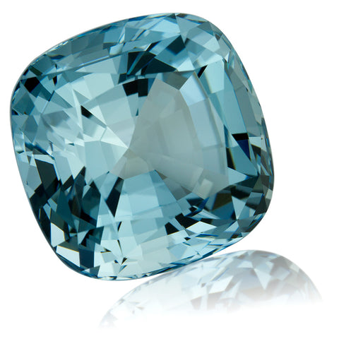 Blue aquamarine calms the nerves and reduces fluid retention, is good for sore throats. It strengthens the kidneys, liver, spleen and the pituitary & thyroid glands