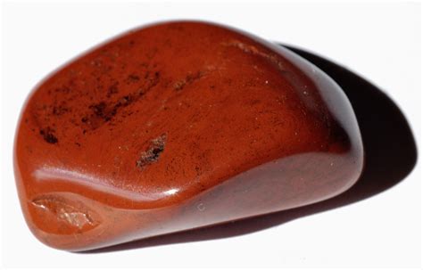 Red Jasper timulates blood flow, the cardiovascular and intestinal systems.