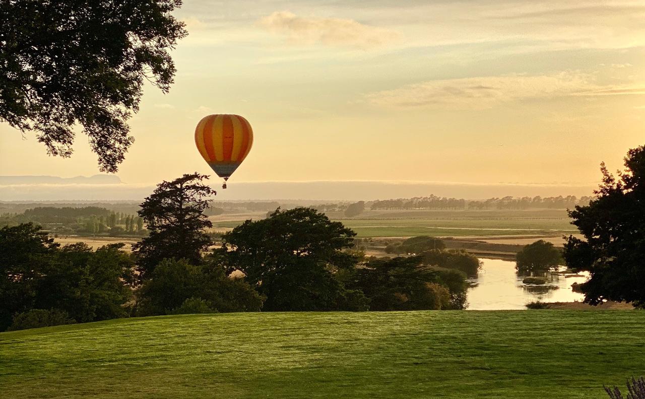 Most Romantic Places to Propose in Perth: Hot Air Balloon