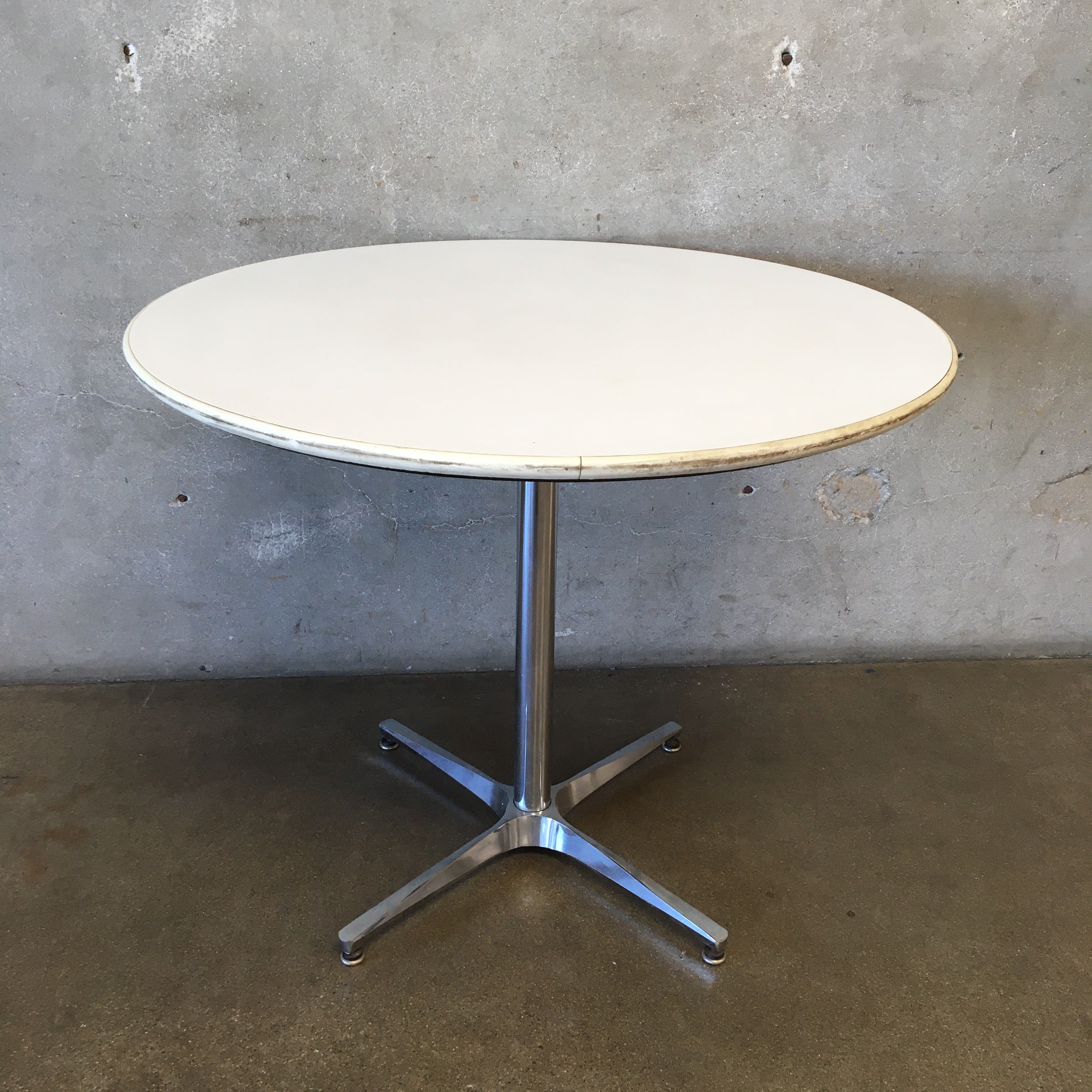 Herman Miller Style Round Table