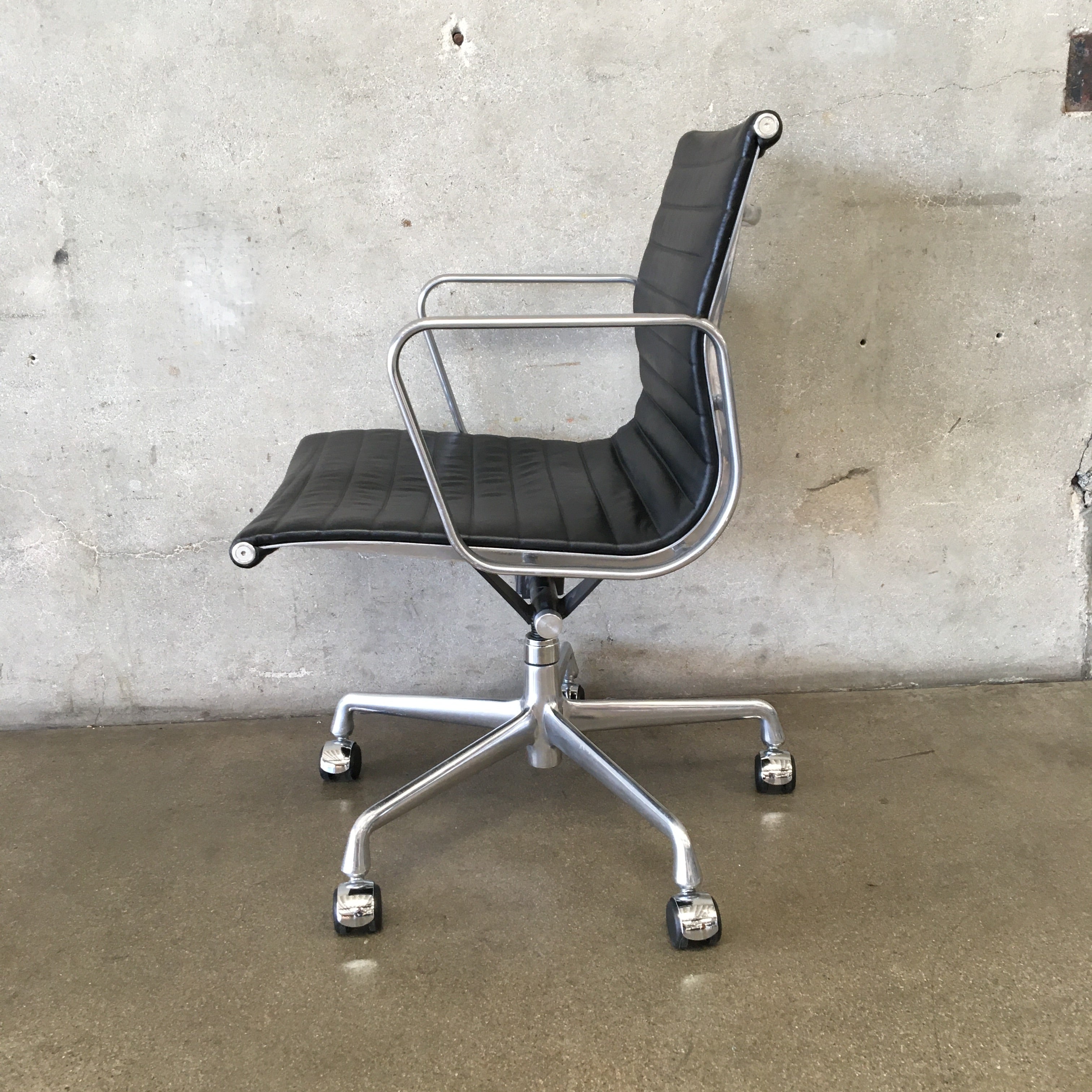 ea335 herman miller