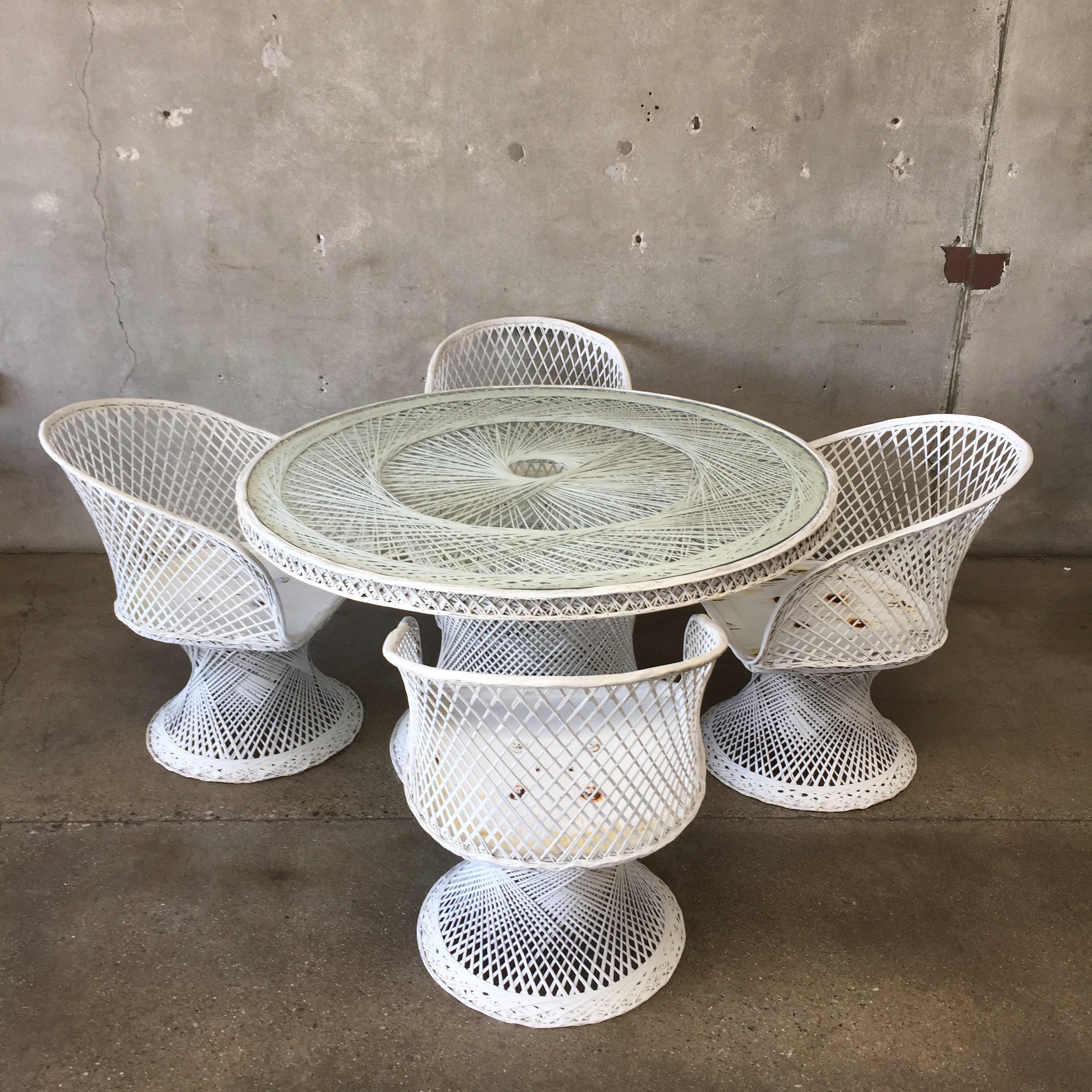 Vintage Mid Century Russell Woodard White Spun Fiberglass Patio Set