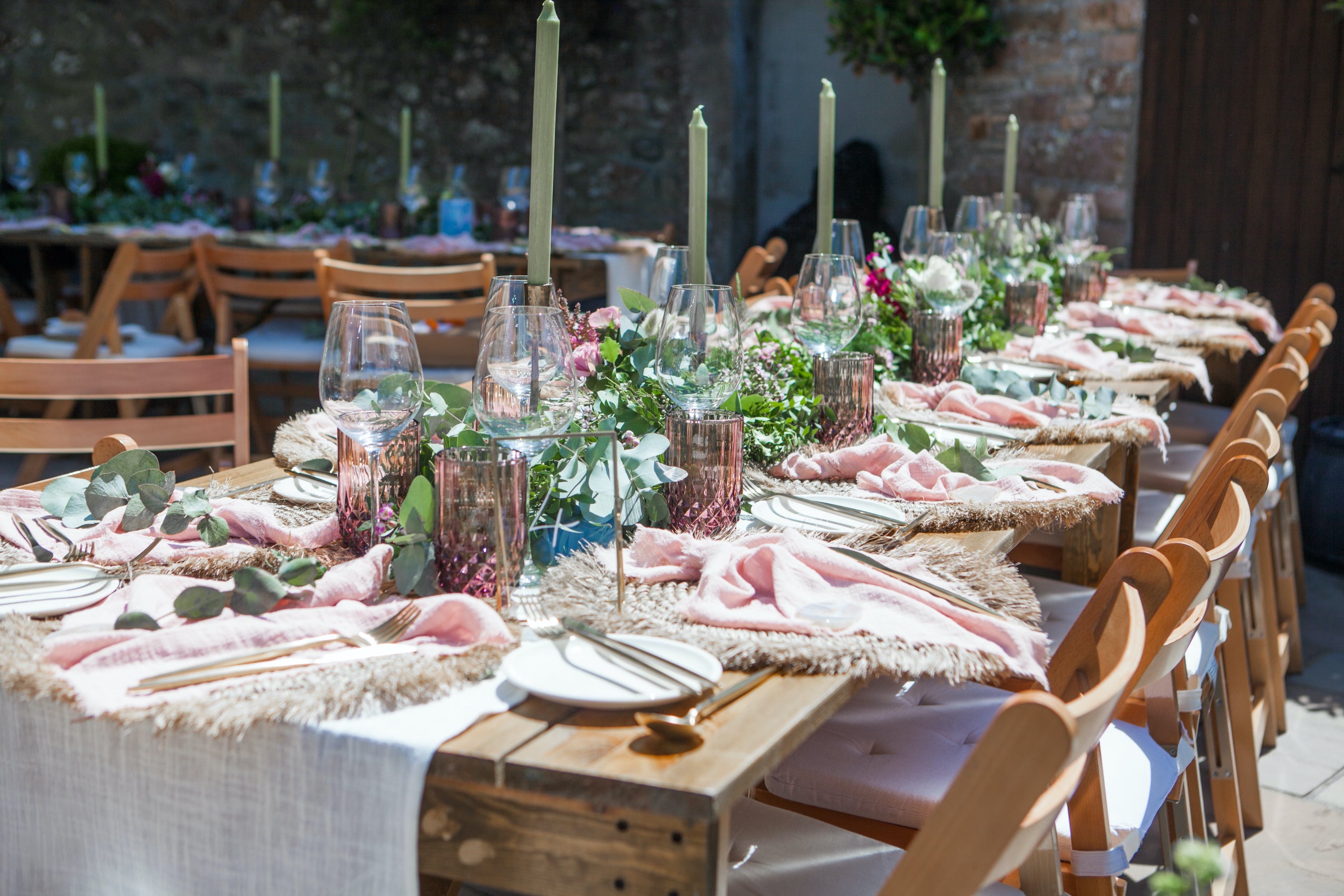 What a Host Home: Wedding Table Decoration Outdoor