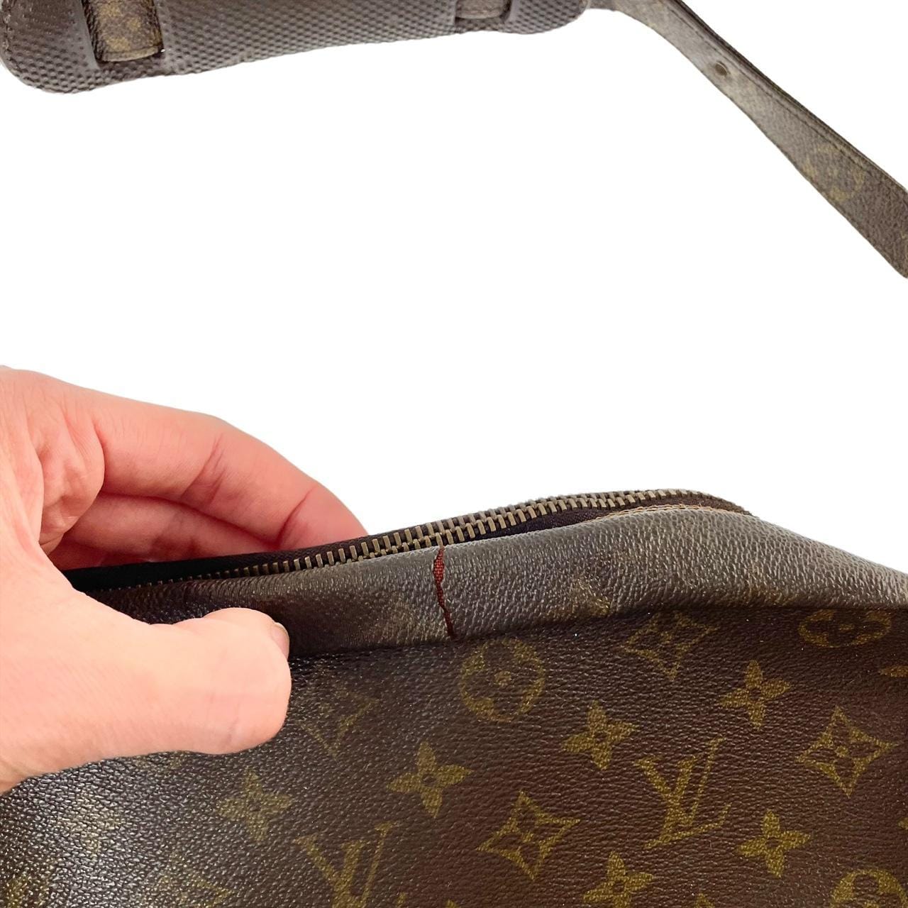 Louis Vuitton Ultra Rare Vintage Crossbody Bag 265lv28