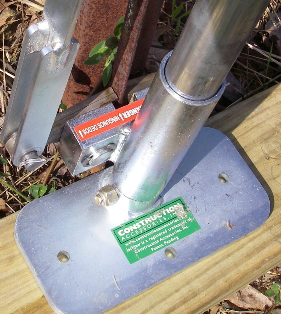JackJaw® 300 U-Channel Sign Post Puller - Construction Accessories Inc.