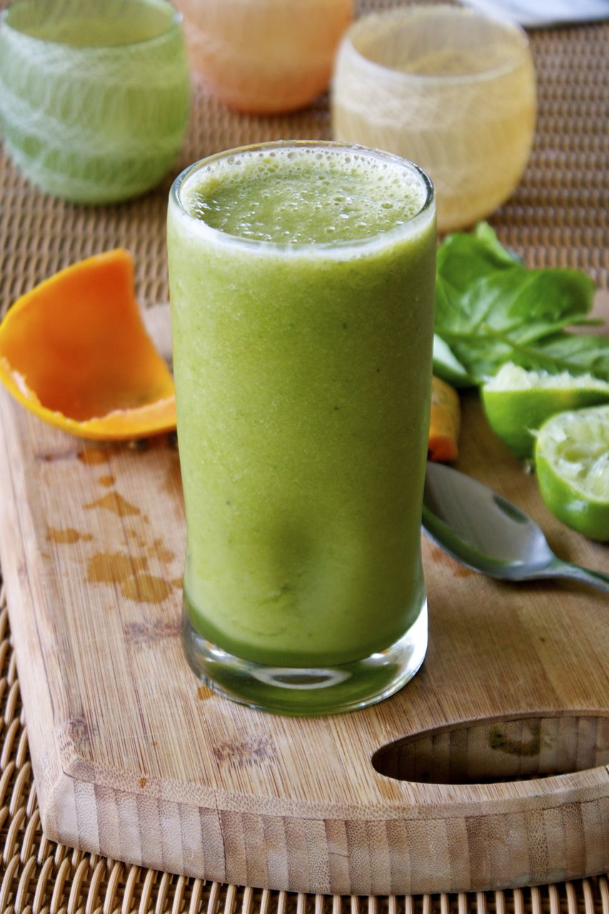 Refreshing Papaya Spinach Smoothie | In Pursuit of More