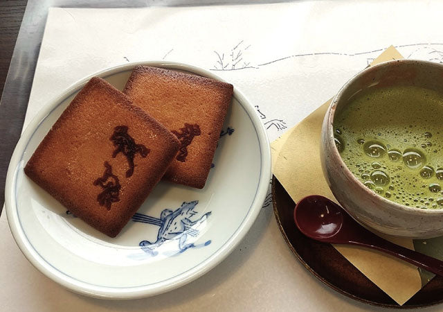 もみぢ家本館高雄山荘様のフィナンシェに焼印加工の画像