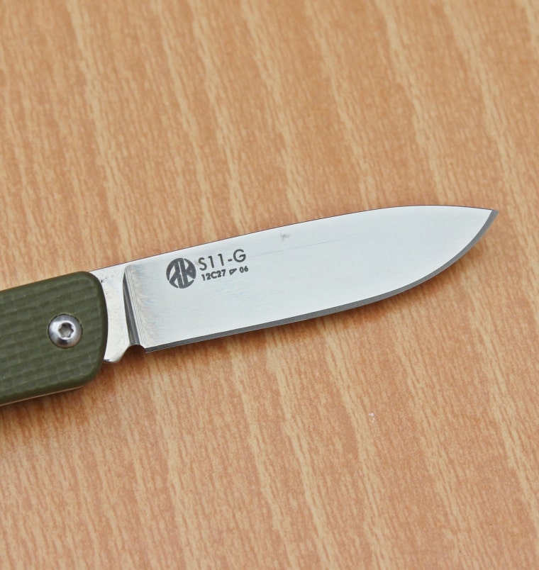 Ruike S11 Pocket sized EDC Keychain pocket knife now available in India.