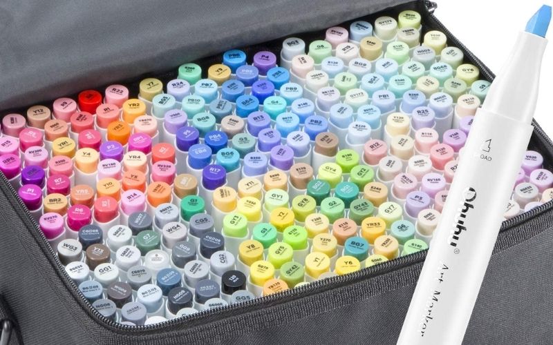 https://cdn.shopify.com/s/files/1/0546/8150/1893/files/A_bag_of_colorful_alcohol_markers.jpg?v=1649304295