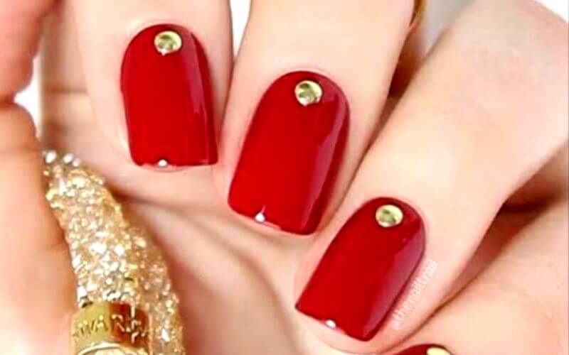 Picture-Perfect Red Nails