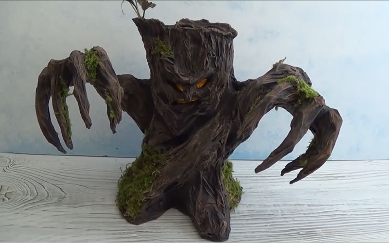 Spooky Tree sculpture