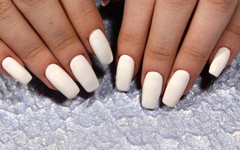 nails with pure white color