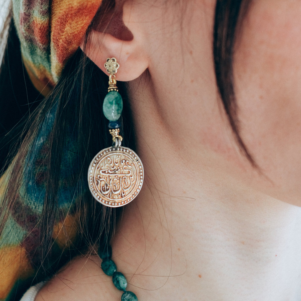 Pickering Ver a través de Y Earrings with emerald and old silver pendant. – Lula Máiz