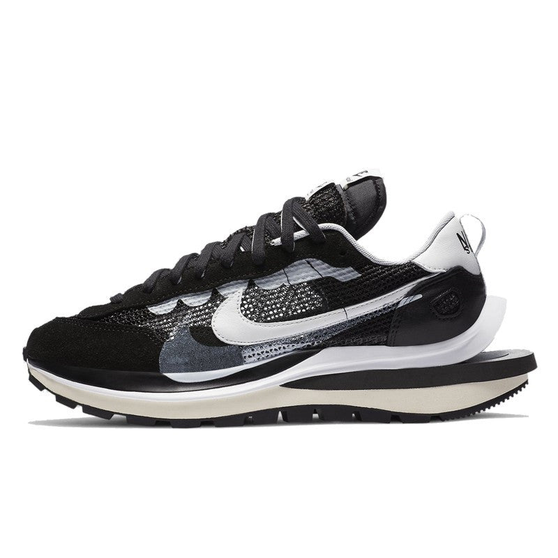 nike sacai vaporwaffle black white